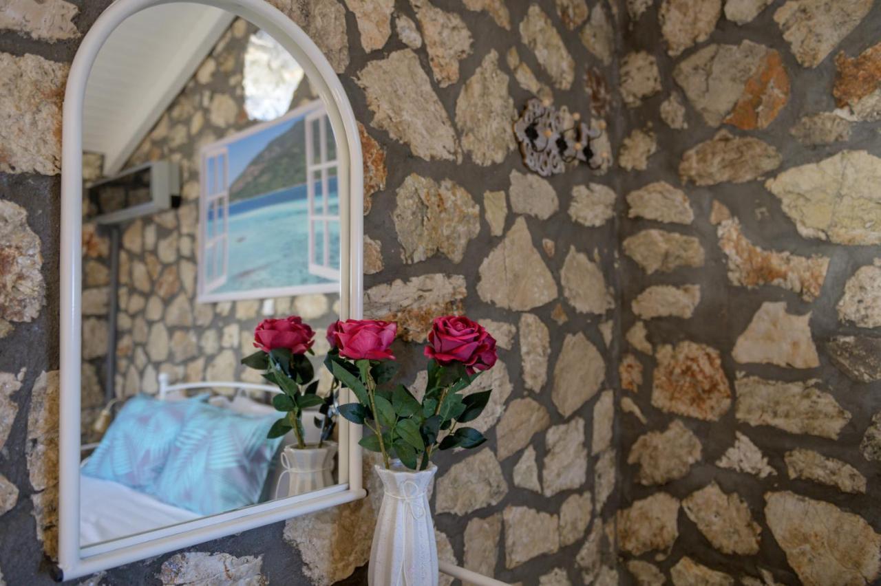 Sofias Cottage Razata Argostoli المظهر الخارجي الصورة