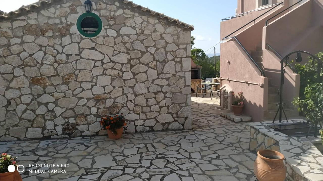 Sofias Cottage Razata Argostoli المظهر الخارجي الصورة