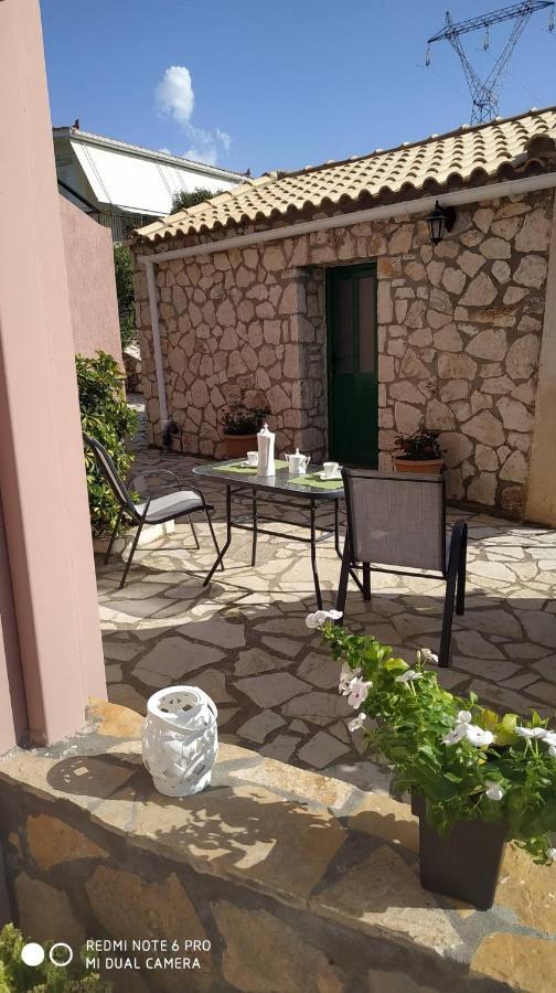 Sofias Cottage Razata Argostoli المظهر الخارجي الصورة