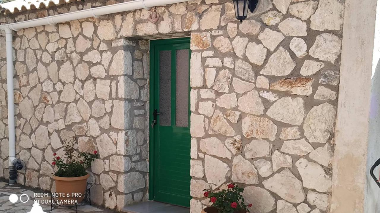 Sofias Cottage Razata Argostoli المظهر الخارجي الصورة